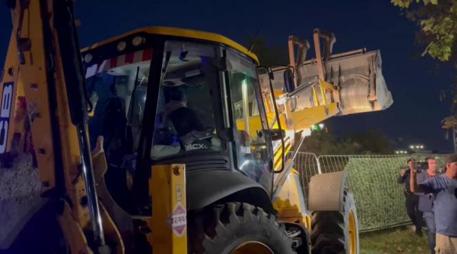 planseul unirii plangere penala buldoexcavator daniel baluta nicusor dan