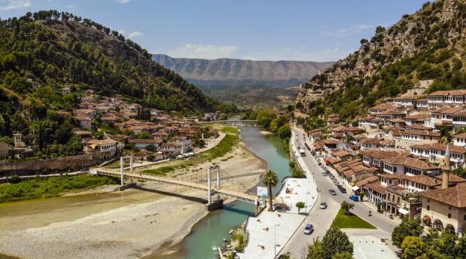 balcani nume dictionar inteles