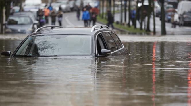 13 romani disparuti inundatiile spania