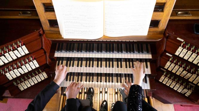 concert de orga la patru maini si patru picioare la ateneul roman