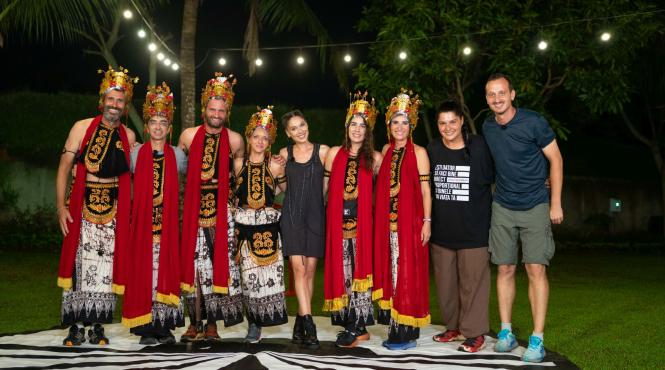 asia express lider de audienta oana paraschiv si mihai gainusa au parasit competitia de pe drumul zeilor iata echipele care intra in etapa finala din bali