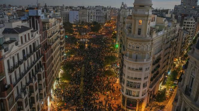 proteste violente spania mii oameni cer demisie inundatii morti