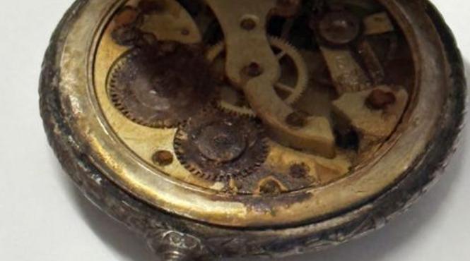 ceasul dat capitanului care a salvat 700 de pasageri de pe titanic vandut cu 1 56 milioane de lire