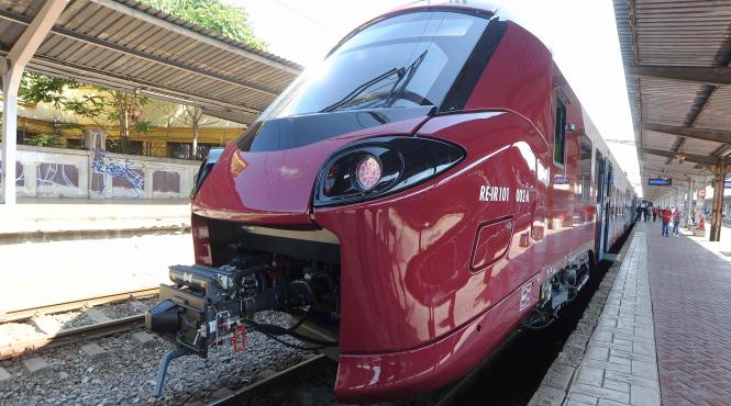 cfr calatori tren electric alstom coradia stream