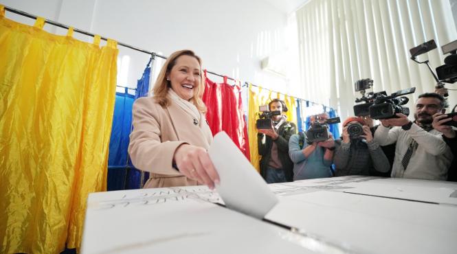 elena lasconi discutii toate fortele dreapta majoritate parlamentara