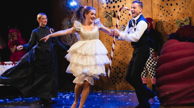 maya si elfie o poveste de craciun revine pe 4 decembrie la teatrul bulandra