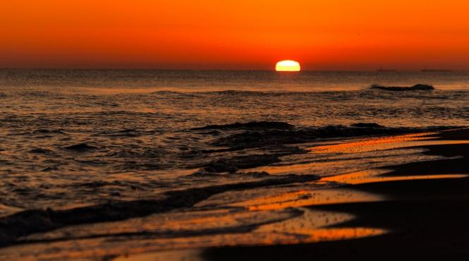 miter apa terra sursa oceane jupiter