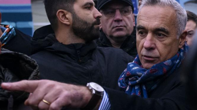 revolutie topoare lozinci candidat sustinatori