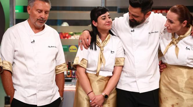 echipa lui chef stefan popescu a castigat primul battle la chefi la cutite momente de panica la cel de al doilea battle chef richard era sa lesine pe oala de pe aragaz