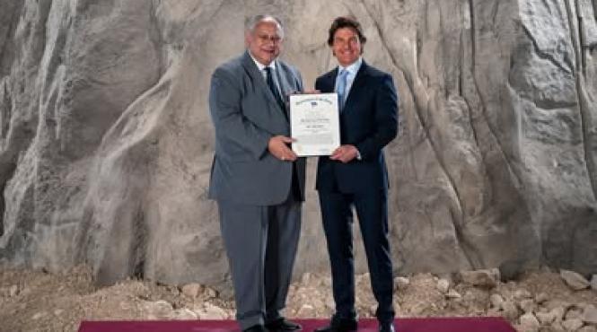 tom cruise premiat us navy rol top gun