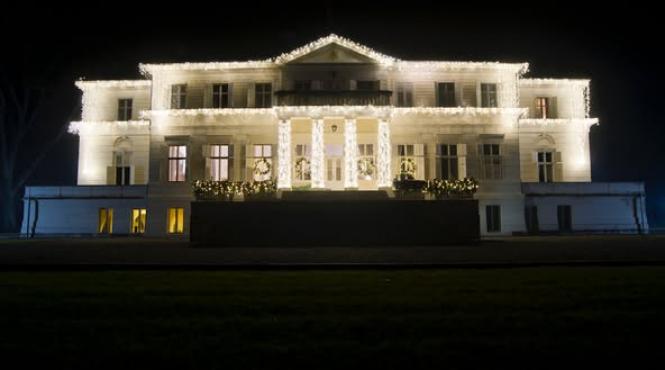 custodele coroanei principele radu castelul regal savarsin craciun anul nou