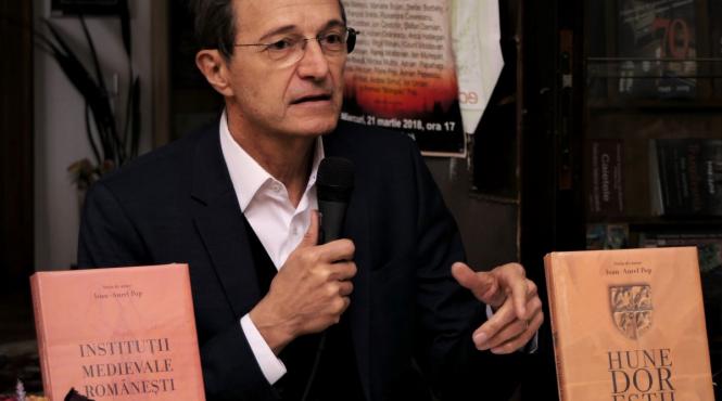 dialog de sfarsit de an si un nou inceput cu profesorul ioan aurel pop presedintele academiei romane ii urez romaniei sa aiba cat mai multi fii buni generosi cuminti harnici curajosi respectuosi convinsi de nevoia de patrie demna