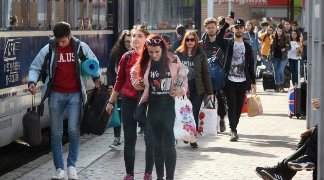 ordonanta trenulet vrea aduca bani buget din buzunarele studentilor