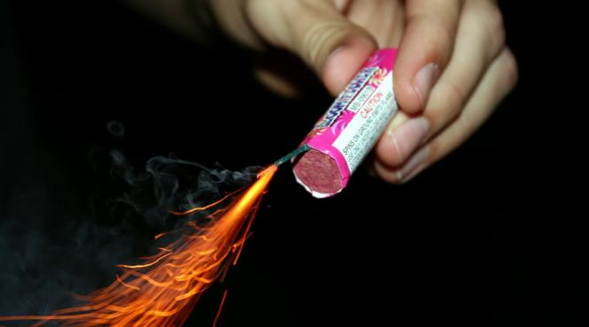 peste doua tone petarde artificii confiscate politistii buzau ialomita