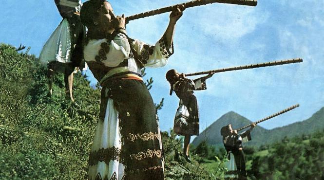 inteles expresie a da sfara in tara