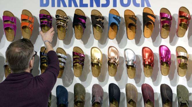 birkenstock da judecata rivali sustine sandale opere arta