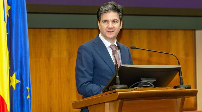 presedintele icr si eunic liviu jicman isi prezinta in s u a viziunea cu privire la relatiile culturale dintre europa si america de nord