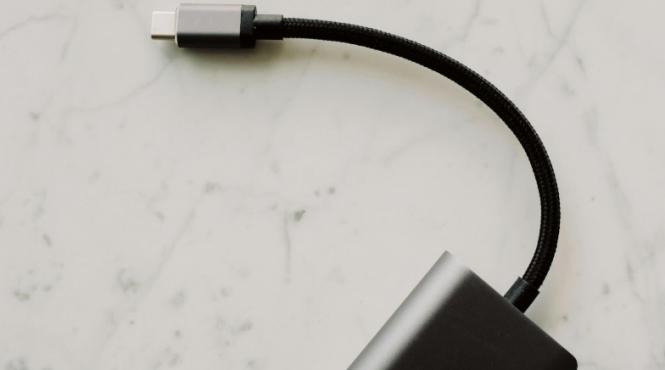 de ce merita sa investesti intr un cablu usb c de calitate pentru telefonul tau