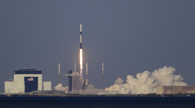 spacex lansare doua misiuni pe luna o singura lovitura