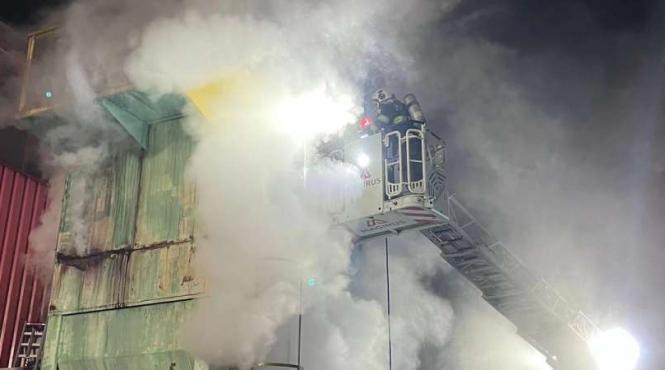 incendiu puternic firma piese auto parc industrial selimbar 84 persoane evacuate