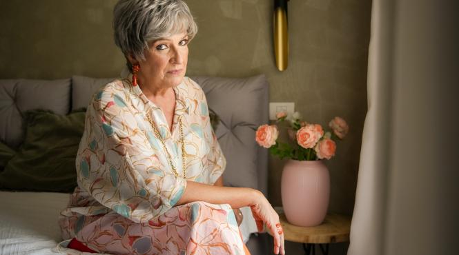 carmen ionescu fascinata de rolul pe care il interpreteaza in serialul ana mi ai fost scrisa in adn sunt captivata de personaj asa ca eu sunt de acord cu tot ce intreprinde constance