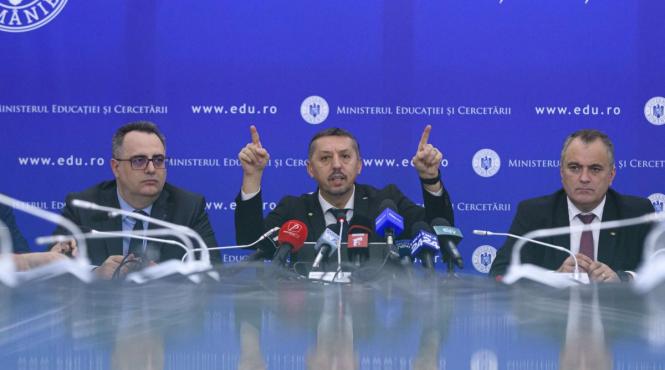 profesorii reforma liceelor abuzuri politizare cresterea abandonului scolar