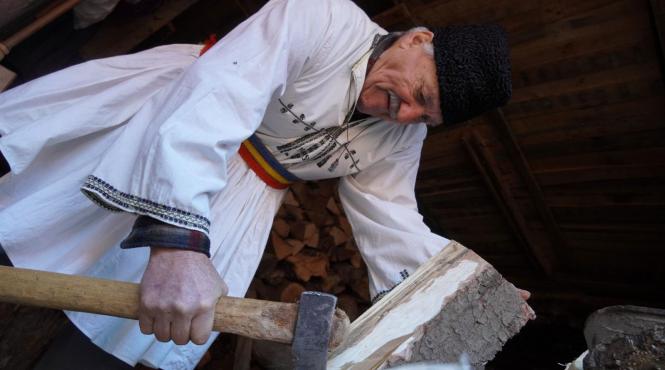 povestea ultimului sindrilar rasinari brazii ca oamenii unii suciti