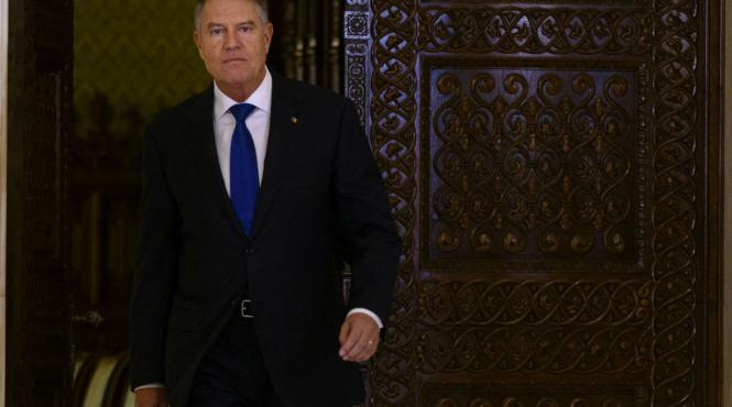 presedintele doi judecatori ccr decorati iohannis