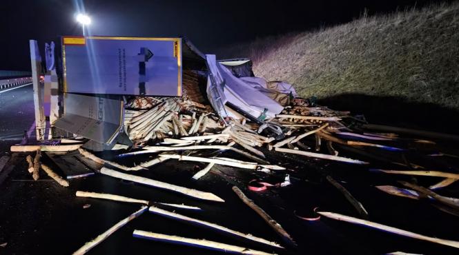 camion rasturnat a1 sofer ranit