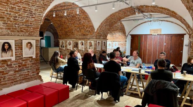 regizorul timofei kuliabin monteaza la tnrs spectacolul lungul drum al zilei catre noapte