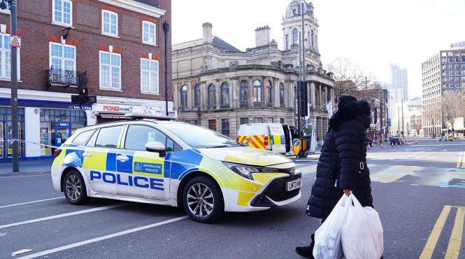hotii furt toaleta aur milioane lire sterline cinci minute