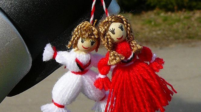 primavara martenita martisara martolea traditie martisor