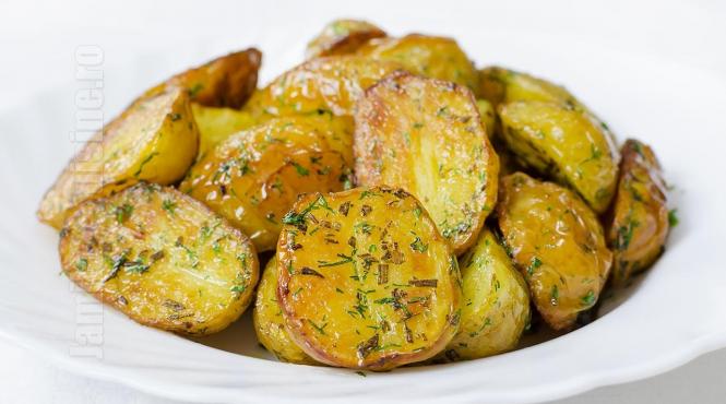 cartofi albi cartofi rosii carbohidrati amidon