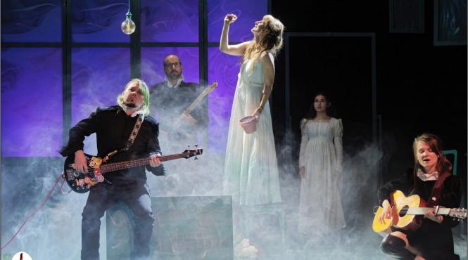 ofelia afterlife spectacolul antoanetei cojocaru revine la teatrul metropolis pe 19 si 20 martie