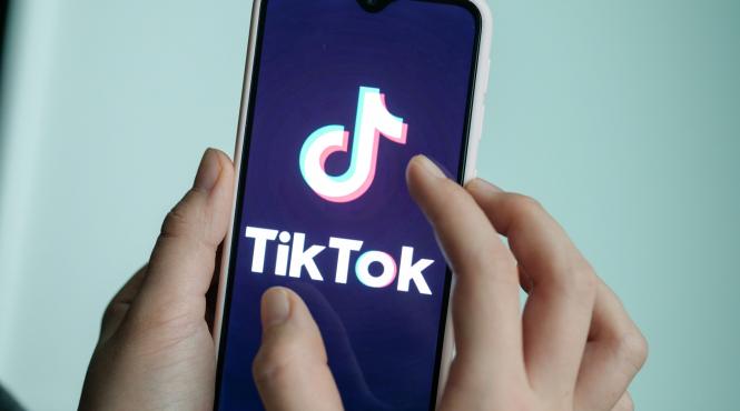 schimbari pe tiktok limite pentru adolescentii sub 16 ani