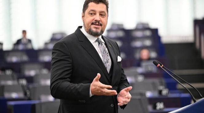 claudiu tarziu cere demisia sau demiterea membrilor aur care l au denigrat
