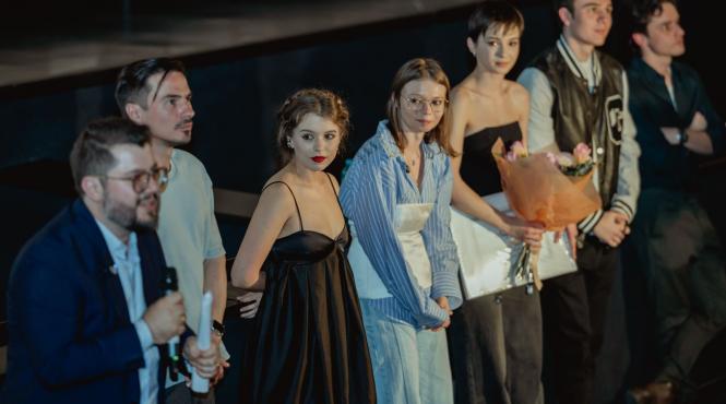 karina jianu protagonista serialului original ana mi ai fost scrisa in adn premiata pentru originalitate interpretativa in cadrul premierei de gala a filmului hotii de subiecte