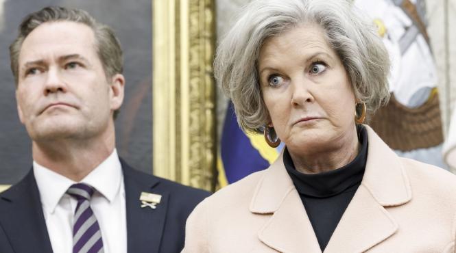 mike waltz asumare responsabilitate scurgere informatii signal