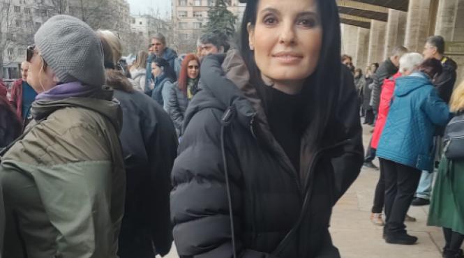 cenaclul flacara romania plange iubeste