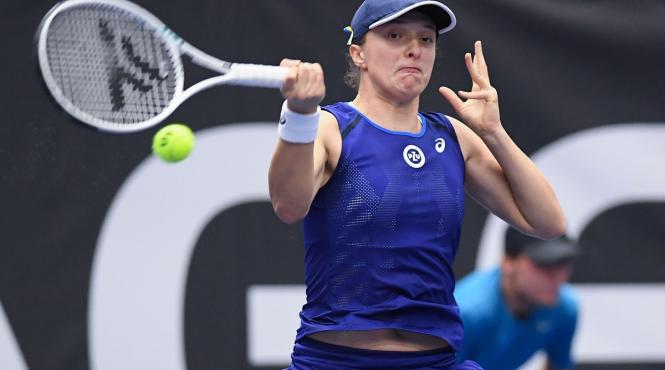 iga swiatek decizie stilul simona halep