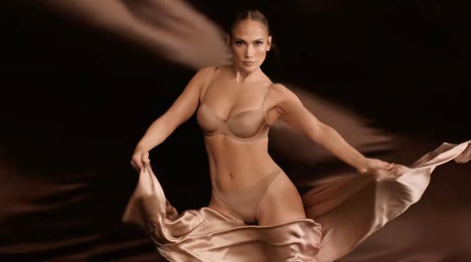 jennifer lopez piata constitutiei