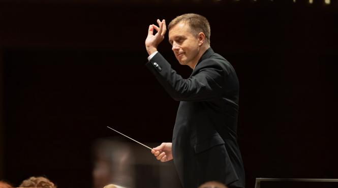 concerte de neratat exceptionalul dirijor vasily petrenko pentru prima oara la pupitrul orchestrei filarmonicii george enescu pe 16 si 17 aprilie