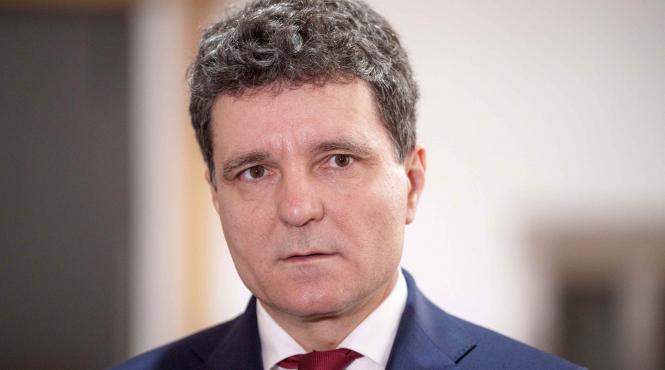 nicusor dan a platit 35 de reclame crin antonescu 41 iar victor ponta 33 pe meta