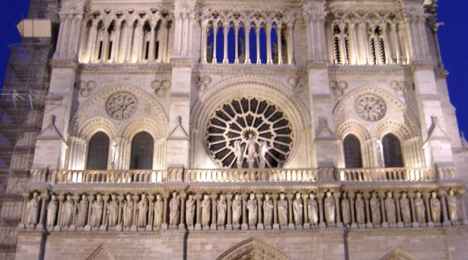 clopote catedra notre dame din paris omagiu papa francisc