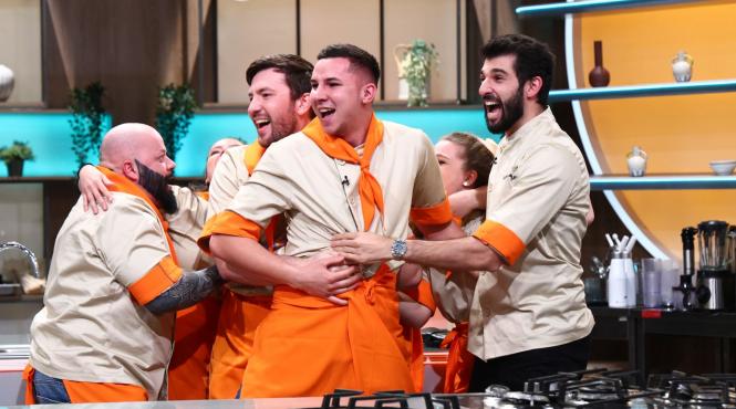 echipa portocalie a lui chef richard victorie la confruntarea culinara de ieri provocarile acestei seri la chefi la cutite doua amulete si roata nebuna a ingredientelor