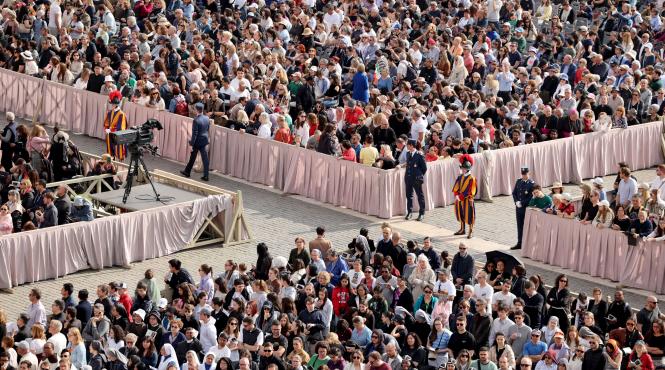 procesiune vatican oameni