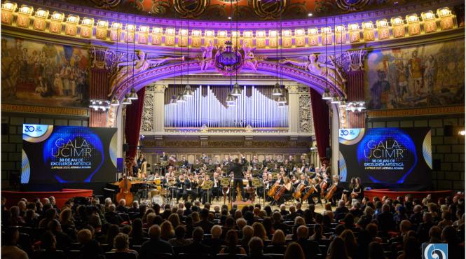 dirijorul laureat grammy carlos miguel prieto si pianistul de renume international viniciu moroianu pe scena ateneului roman pe 24 si 25 aprilie
