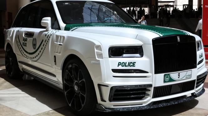 politia rolls royce turisti