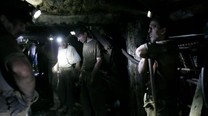 300 de mineri sunt blocati intr o mina din africa de sud