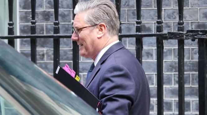 marea britanie renationalizare prima linie feroviara guvernul starmer